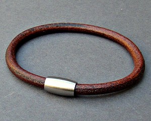 Ανδρικό Δερμάτινο Βραχιόλι Με Μαγνήτη