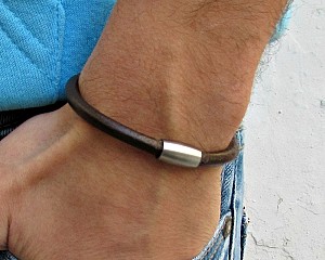 Ανδρικό Δερμάτινο Βραχιόλι Με Μαγνήτη