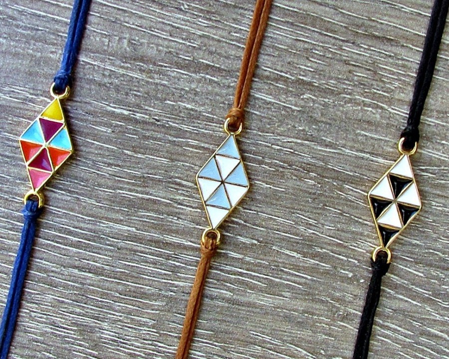 Γεωμετρικό βραχιόλι μακραμέ